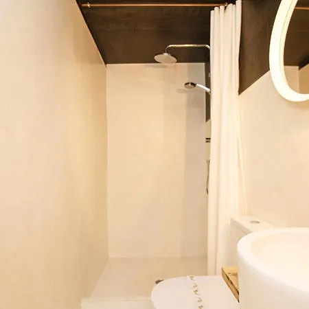 Tr Auriga En El Barri Vell, * Girona